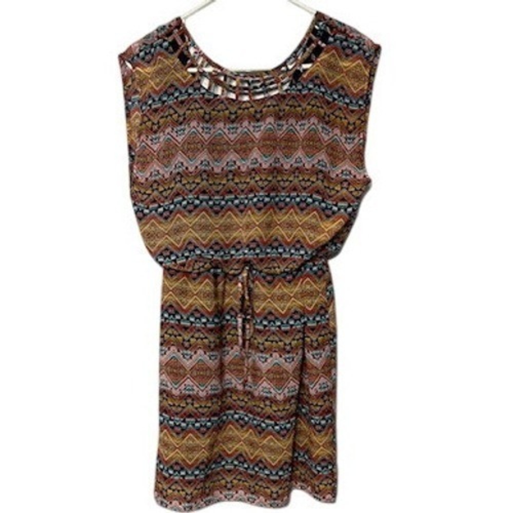 Boho Geometric Chevron Print Sleeveless Mini Dress Lattice Neckline Multicolor